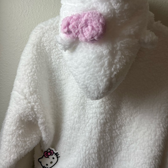 NWT Embroidered Hello Kitty Hoodie TOP ONLY - Picture 11 of 12